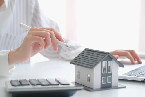 Signing landlord insurance policy landlords insurance paperwork