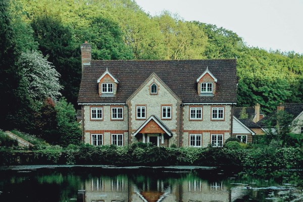 English lakeside luxury home