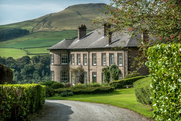 Peak District Luxury Home